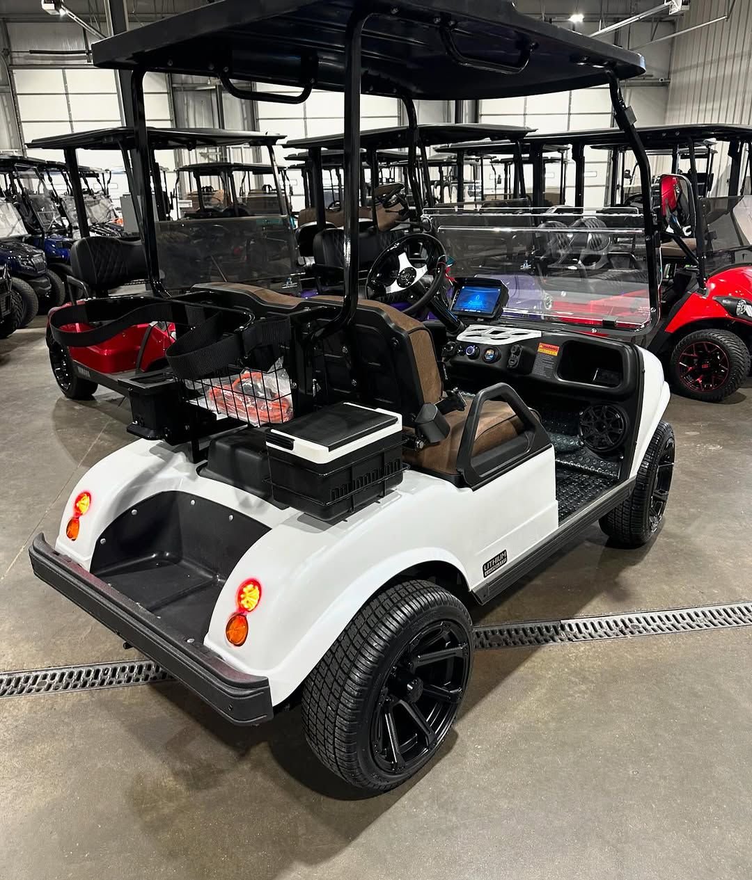 2025 Evolution EV Classic 2 Plus Lithium (White)